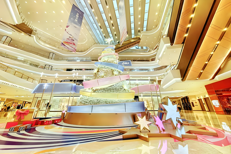 武漢恒隆廣場“星熠圣誕”繽紛裝置圣誕樹