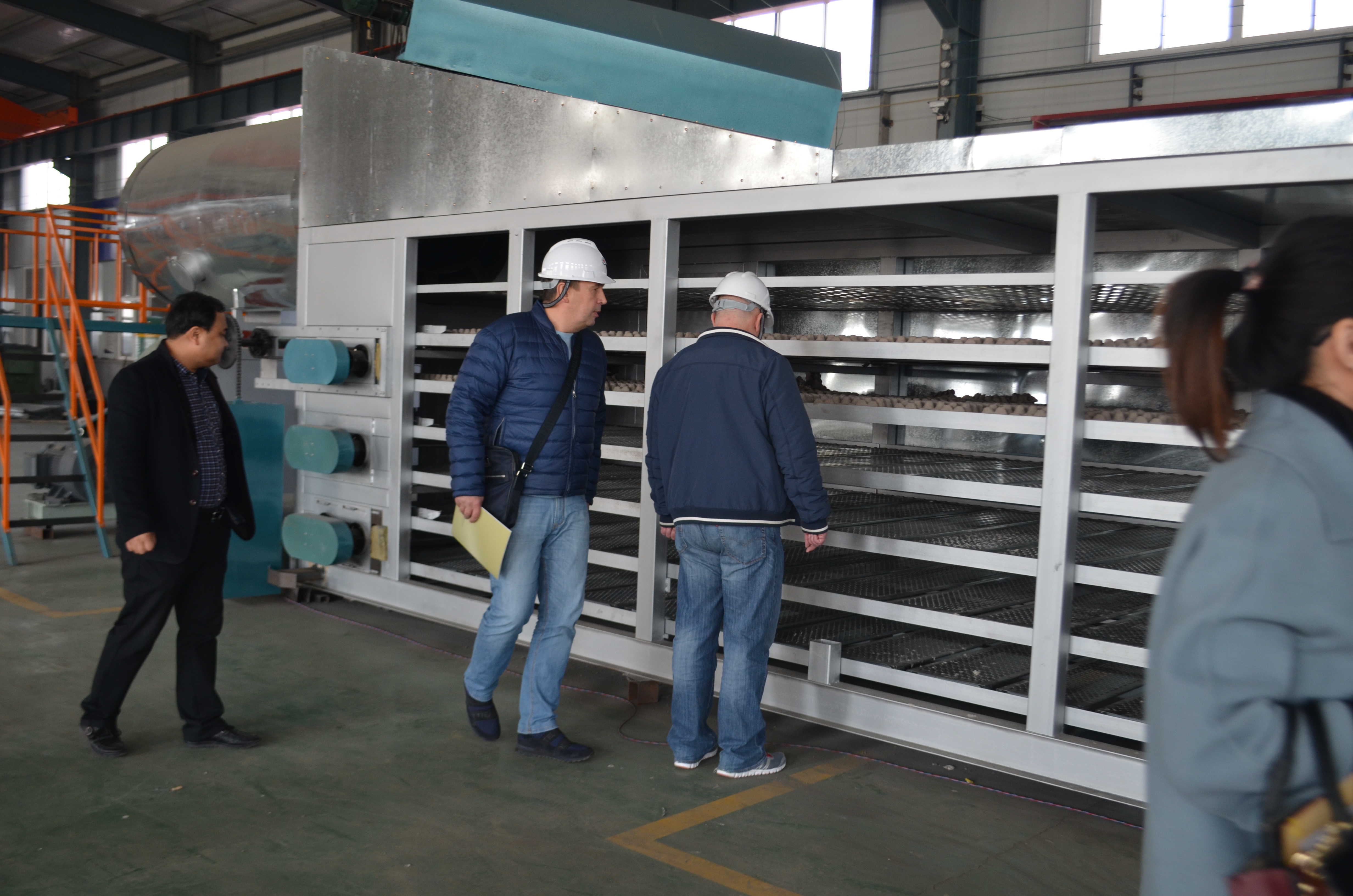 蛋托機(jī)、蛋托生產(chǎn)線(xiàn)、雞蛋托盤(pán)機(jī)，請(qǐng)致電宏潤(rùn)包裝